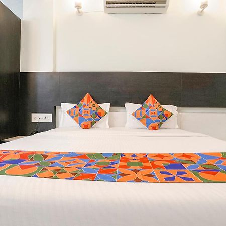 Fabhotel Skylon, Near Mahatma Mandir Gandhinagar Exterior foto