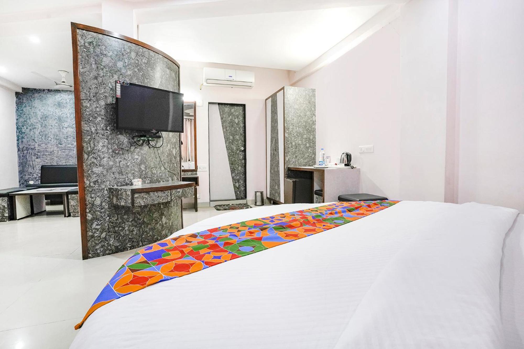 Fabhotel Skylon, Near Mahatma Mandir Gandhinagar Exterior foto