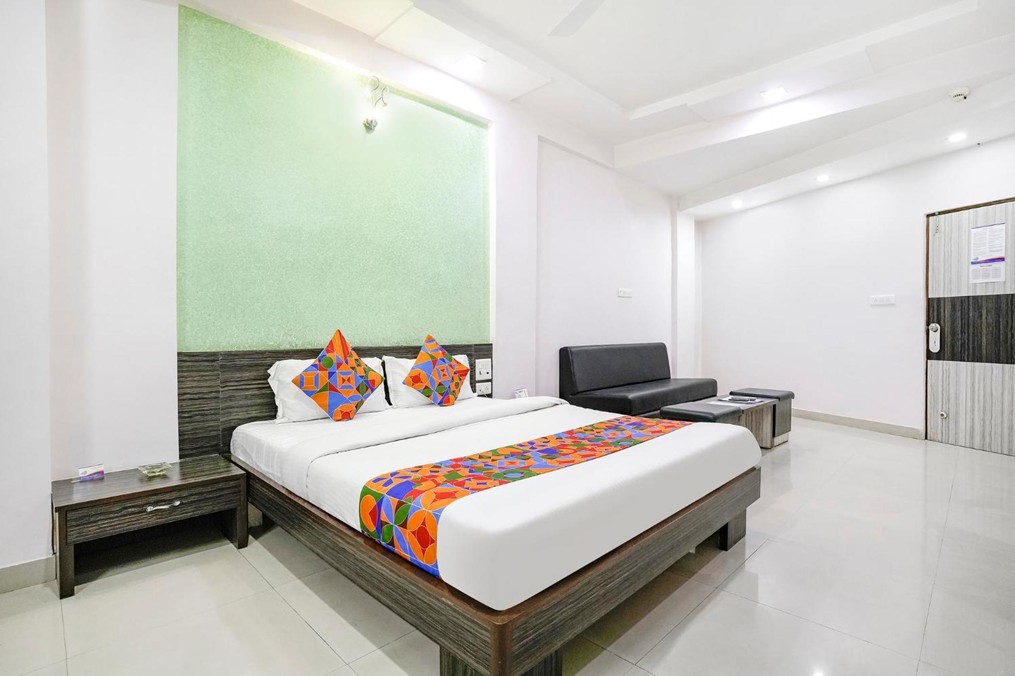 Fabhotel Skylon, Near Mahatma Mandir Gandhinagar Exterior foto